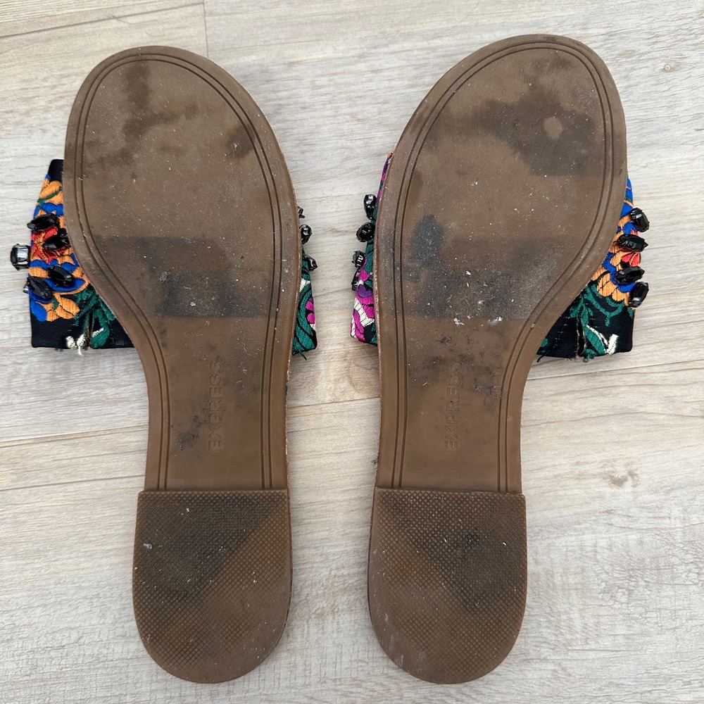 Express Sandals - Picture 11 of 11